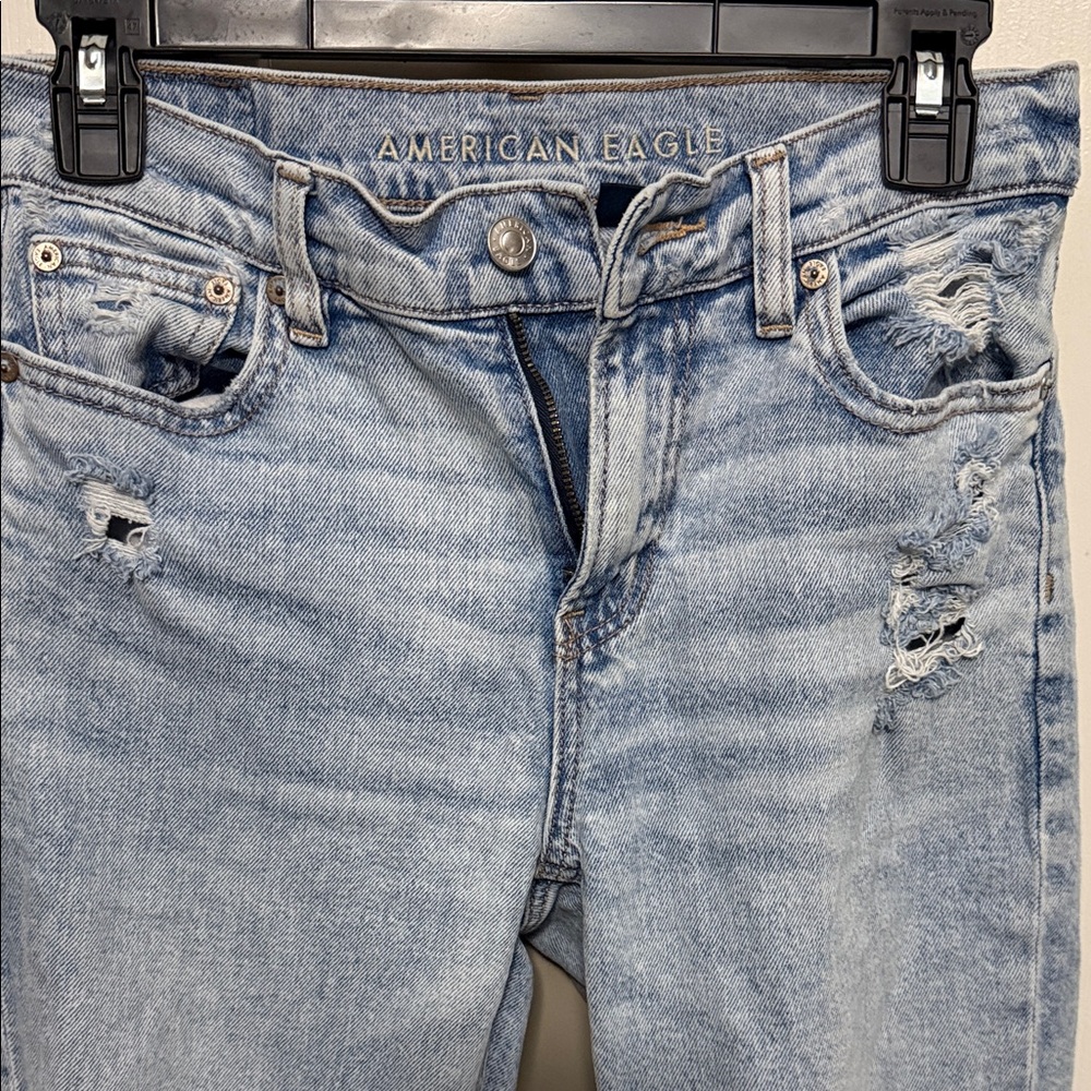 American Eagle Outfitters Women's Blue Distressed Boyfriend Jeans